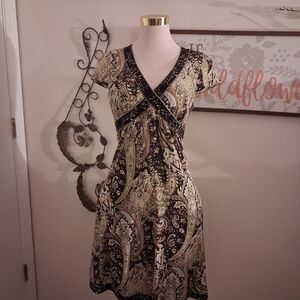 Elegant Tahari Paisley Print Dress
